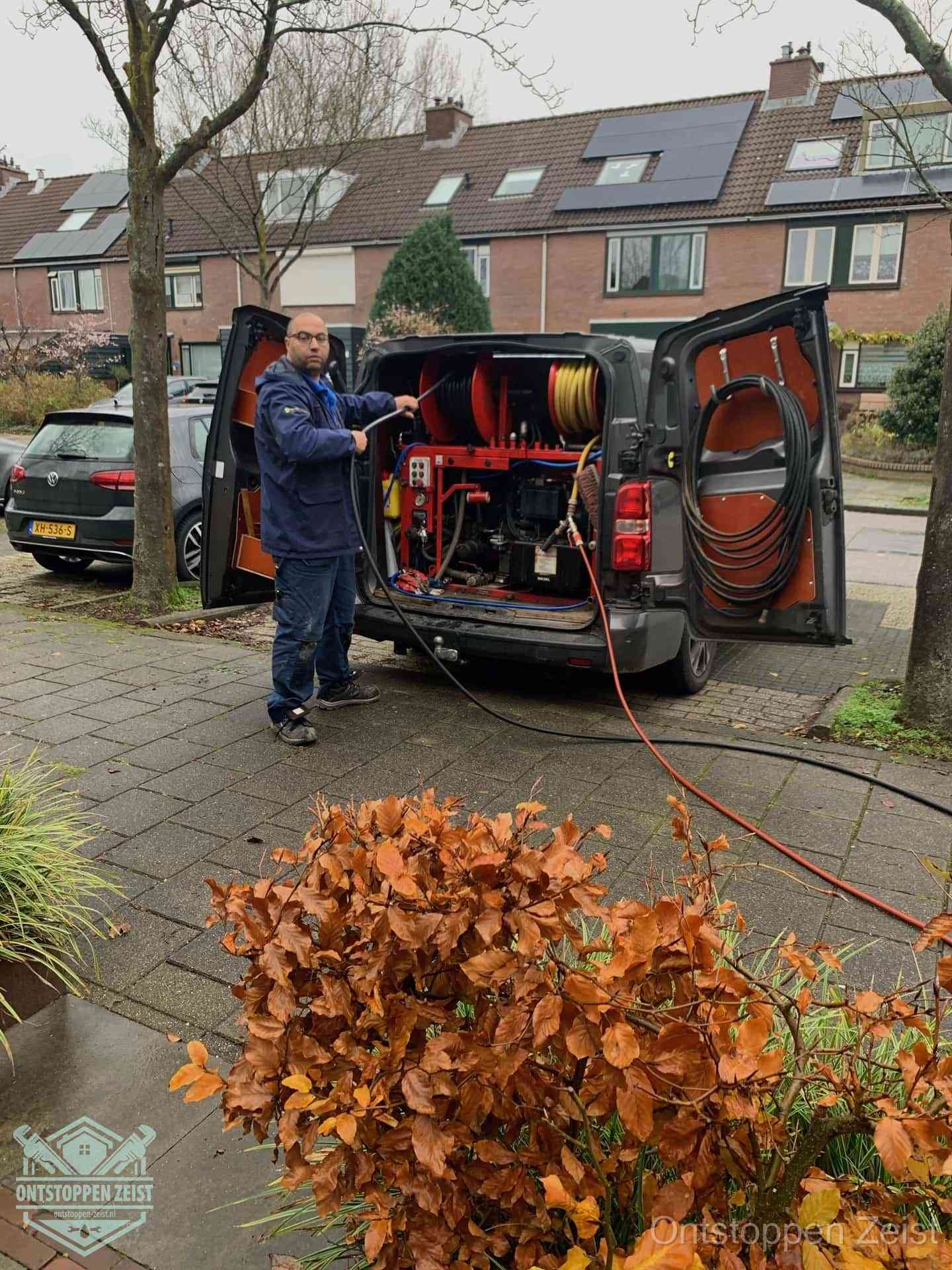 Rioolservice in de wijk in Zeist
